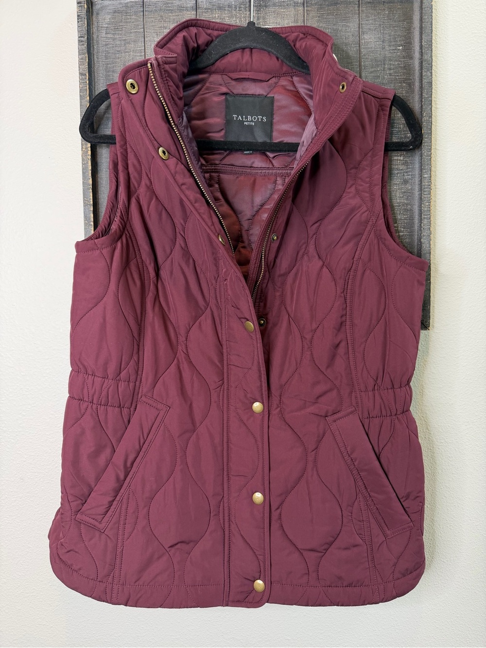 Talbots Quilted Burgundy Sleeveless Vest Small Petite